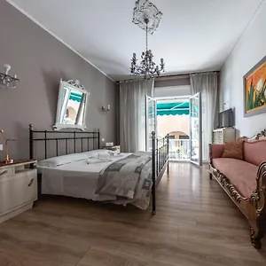 Madam Bed & Breakfast