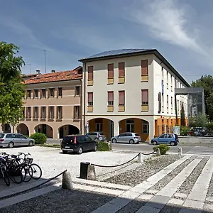 Centro Della Famiglia Värdshus